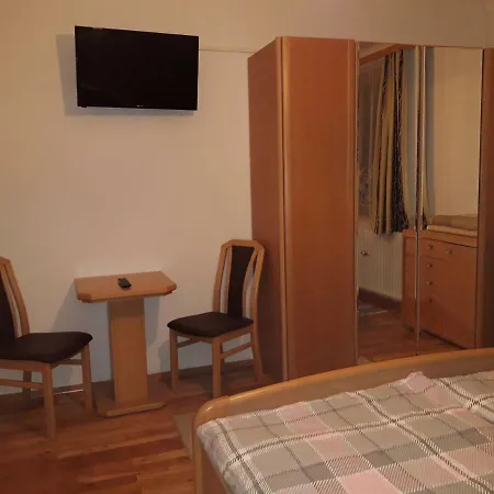 Dorfwirtshaus Rauch Guest house