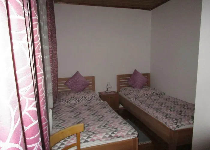 Dorfwirtshaus Rauch ゲストハウス Eschabruck