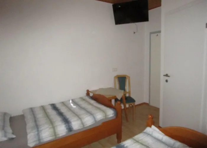 Dorfwirtshaus Rauch ゲストハウス Eschabruck